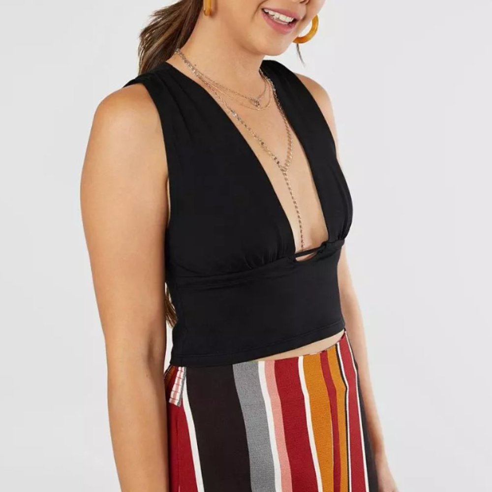 NWT Free People Movement Black Cora Plunge Cropped Workout Tank - US S - Picture 4 of 10